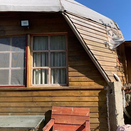 בקתת עץ בחורש במנות - דום גיאודזי - Wooden Cabin In Manot 외부 사진