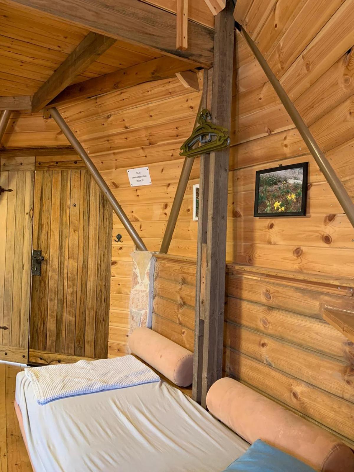 בקתת עץ בחורש במנות - דום גיאודזי - Wooden Cabin In Manot 외부 사진