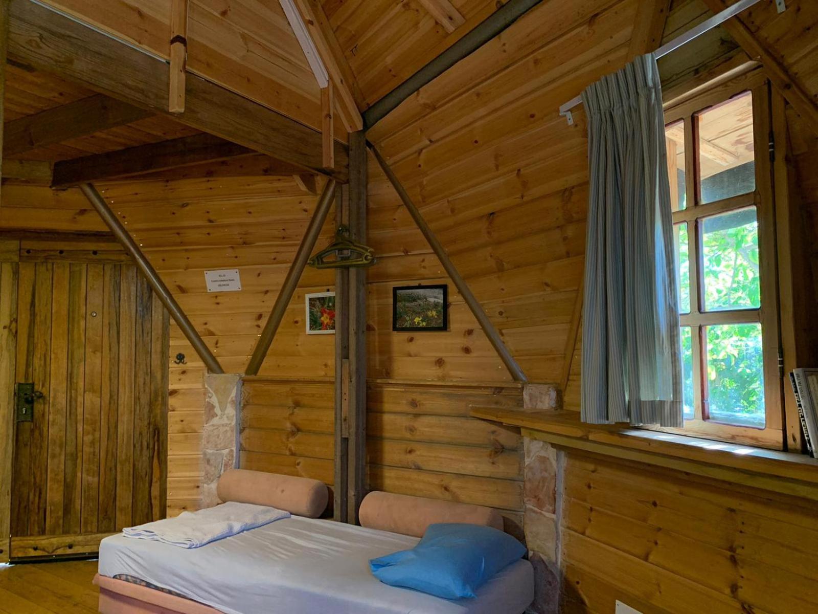 בקתת עץ בחורש במנות - דום גיאודזי - Wooden Cabin In Manot 외부 사진